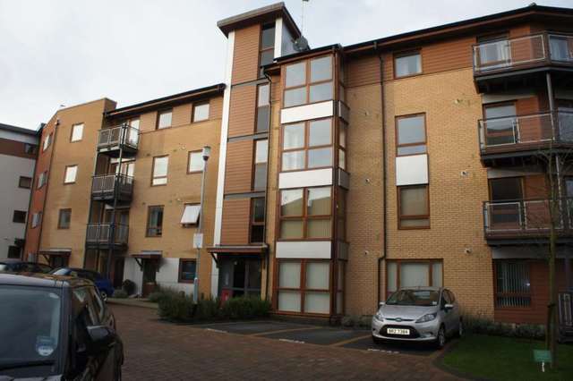  Image of 1 bedroom Apartment to rent in Commonwealth Drive Crawley RH10 at Finlay Court Three Bridges Crawley, RH10 1AJ