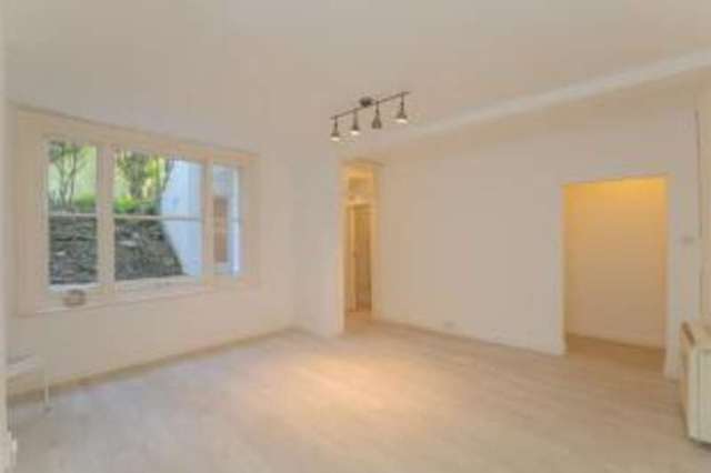  Image of Flat for sale in First Avenue Hove BN3 at Hove East Sussex Hove, BN3 2FF