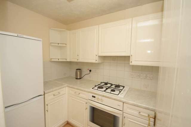  Image of 1 bedroom Flat to rent in Franklin Way Croydon CR0 at Franklin Way Croydon Croydon, CR0 4UX
