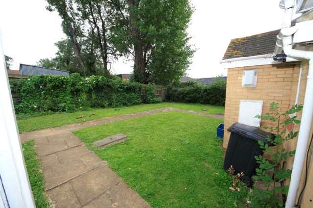  Image of 1 bedroom Flat to rent in Franklin Way Croydon CR0 at Franklin Way Croydon Croydon, CR0 4UX