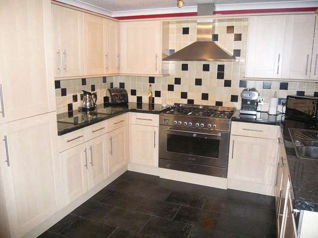  Image of 5 bedroom Semi-Detached house for sale in Glan-Y-Nant Tondu Bridgend CF32 at Glan-Y-Nant  Tondu, CF32 9DT