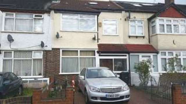  Image of Property to rent in Glenister Park Road London SW16 at Glenister Park Road  London, SW16 5DY