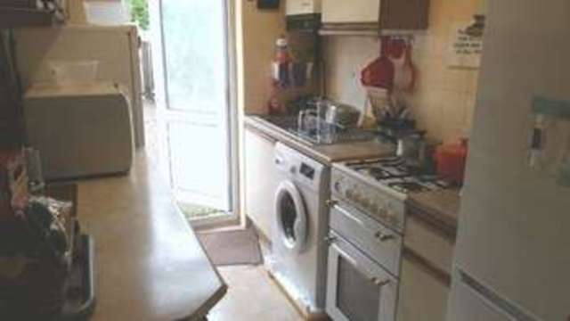  Image of Property to rent in Glenister Park Road London SW16 at Glenister Park Road  London, SW16 5DY