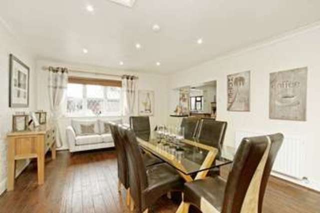  Image of 5 bedroom Detached house for sale in Glentham Market Rasen LN8 at Glentham Market Rasen, LN8 2AF