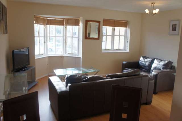  Image of 2 bedroom Apartment to rent in Goddard Close Maidenbower Crawley RH10 at Goddard Close Maidenbower Crawley, RH10 7HR