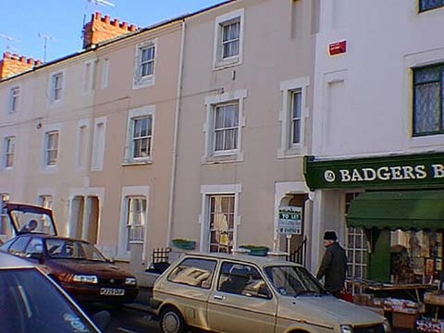  Image of 1 bedroom Flat to rent in Gratwicke Road Worthing BN11 at 12 Gratwicke Road  Worthing, BN11 4BH