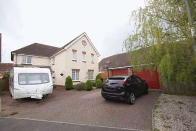  Image of 5 bedroom Detached house for sale in Grayson Close Lee-on-the-Solent PO13 at Grayson Close  Lee-On-The-Solent, PO13 8BH