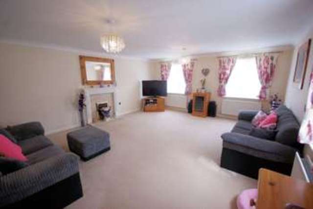  Image of 5 bedroom Detached house for sale in Grayson Close Lee-on-the-Solent PO13 at Grayson Close  Lee-On-The-Solent, PO13 8BH