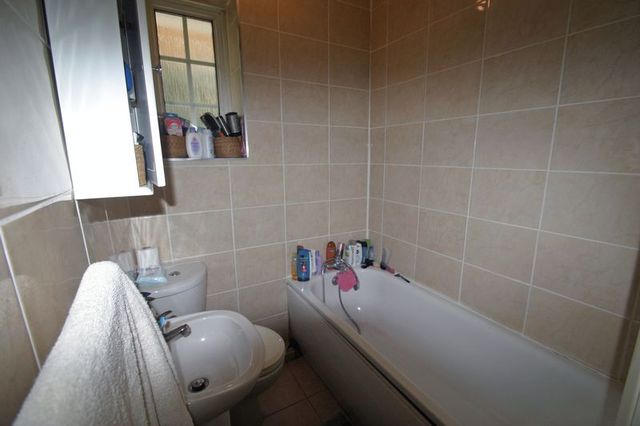  Image of 2 bedroom Houses for sale in Green Lanes London N21 at Green Lanes Winchmore Hill Winchmore Hill, N21 3RL