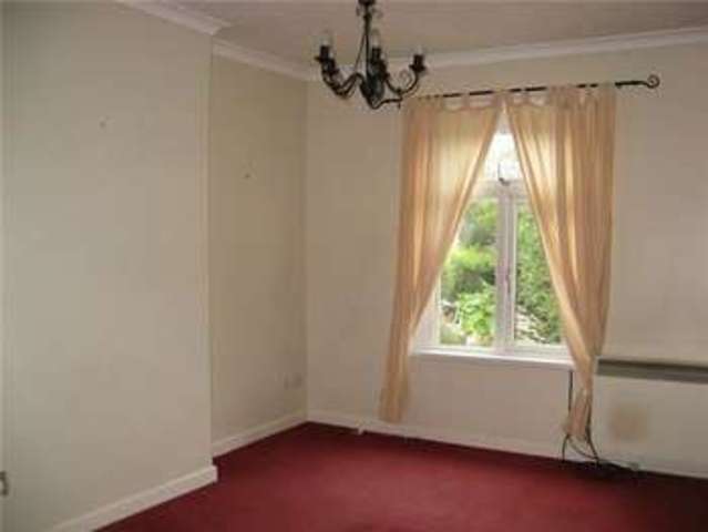  Image of 2 bedroom Flat to rent in Grove Avenue Yeovil BA20 at Grove Avenue  Yeovil, BA20 2BB