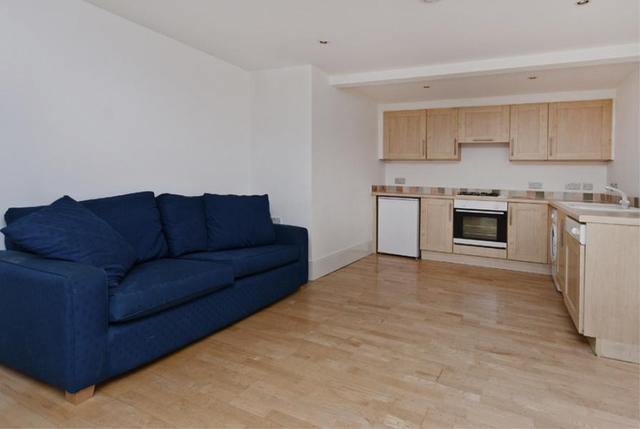  Image of 1 bedroom Flat to rent in Hackney Road London E2 at London, E2 8PR
