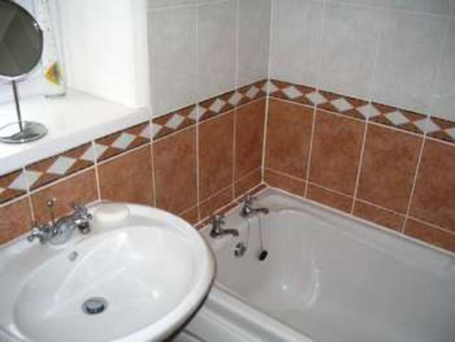  Image of 2 bedroom Terraced house to rent in Harbour Lane Milnrow Rochdale OL16 at Harbour Lane Milnrow Rochdale, OL16 4HF