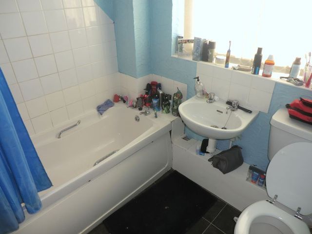  Image of 2 bedroom Flat for sale in Harper Avenue Burton-on-Trent DE13 at Harper Avenue  Burton-On-Trent, DE13 0LT