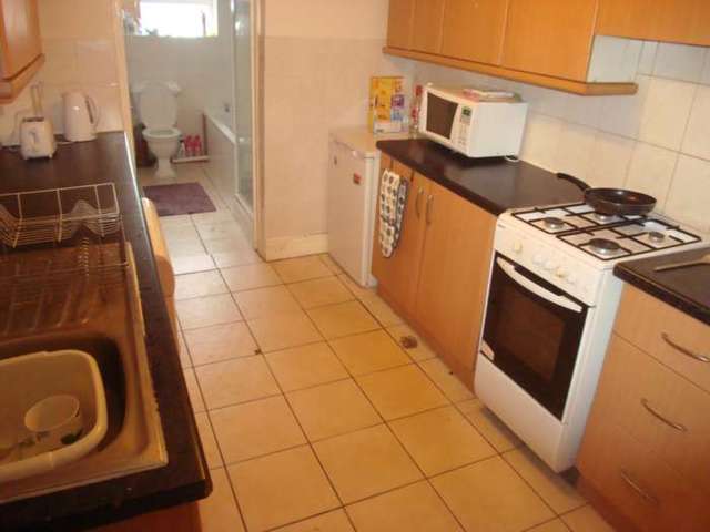  Image of 5 bedroom Terraced house to rent in Hatherley Road Reading RG1 at Hatherley Road  Reading, RG1 5QE