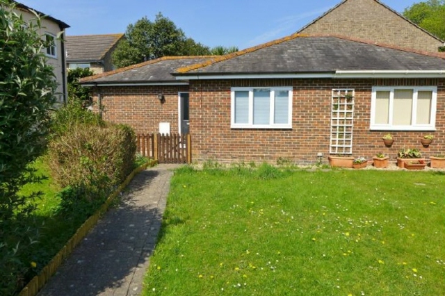  Image of 1 bedroom Bungalow to rent in Leigh Road Havant PO9 at 19 Leigh Road Havant Not specified, PO9 2ET