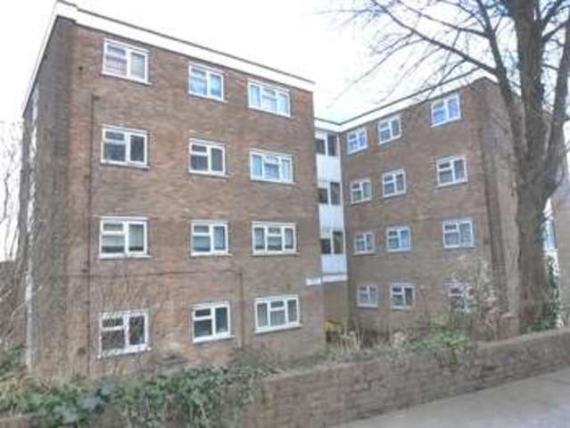  Image of 2 bedroom Flat for sale in Heather Way Selsdon South Croydon CR2 at South Croydon Selsdon, CR2 8HN
