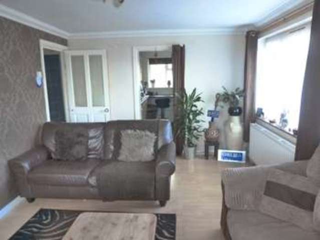  Image of 2 bedroom Flat for sale in Heather Way Selsdon South Croydon CR2 at South Croydon Selsdon, CR2 8HN