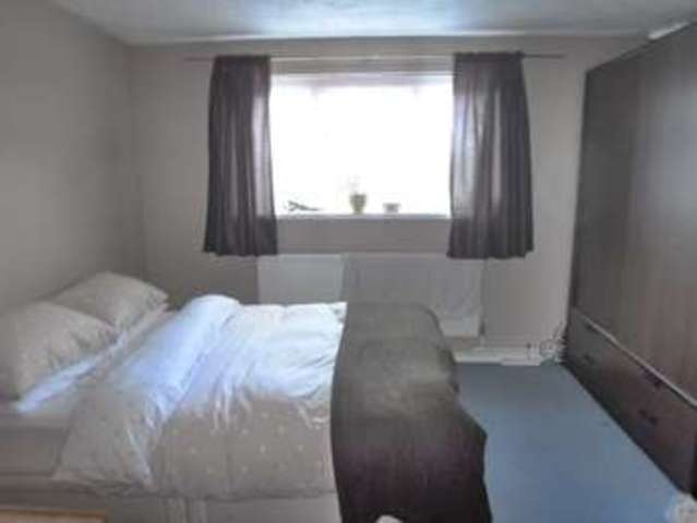  Image of 2 bedroom Flat for sale in Heather Way Selsdon South Croydon CR2 at South Croydon Selsdon, CR2 8HN