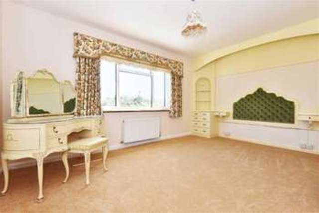  Image of 4 bedroom Property to rent in Hill Drive Hove BN3 at Hill Drive Hove Hove, BN3 6QN