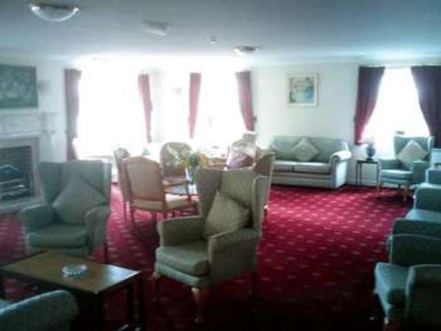  Image of 1 bedroom Retirement Property for sale in Beehive Lane Ilford IG4 at 128 Beehive Lane Redbridge Ilford, IG4 5EF