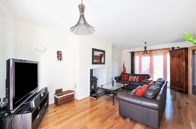  Image of 4 bedroom Detached house for sale in Howard Cornish Road Marcham Abingdon OX13 at Howard Cornish Road Marcham Abingdon, OX13 6PU