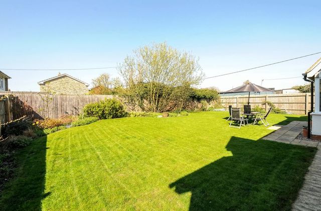  Image of 4 bedroom Detached house for sale in Howard Cornish Road Marcham Abingdon OX13 at Howard Cornish Road Marcham Abingdon, OX13 6PU