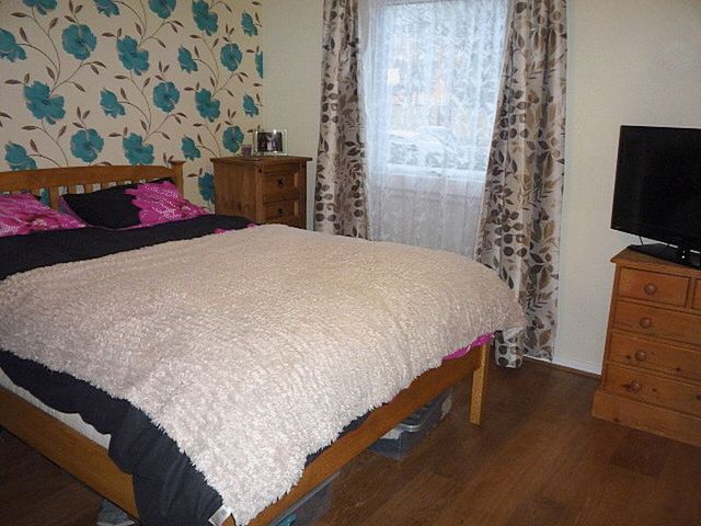  Image of 1 bedroom Flat for sale in Huntsmans Close Feltham TW13 at Huntsmans Close  Feltham, TW13 7DF