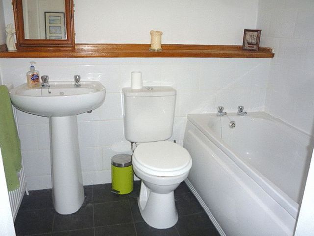  Image of 1 bedroom Flat for sale in Huntsmans Close Feltham TW13 at Huntsmans Close  Feltham, TW13 7DF
