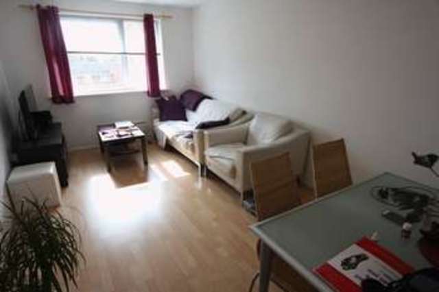  Image of 1 bedroom Flat to rent in Huxley Close Northolt UB5 at Huxley Close  Northolt, UB5 5UA