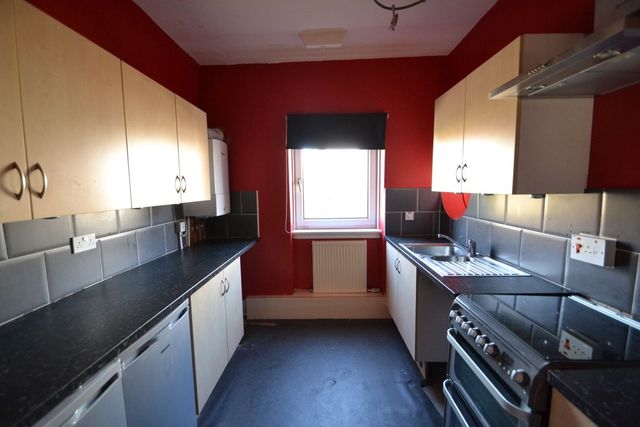  Image of 3 bedroom Flat to rent in Kirkoswald Road Glasgow G43 at Mansewood Glasgow Glasgow, G43 2YH