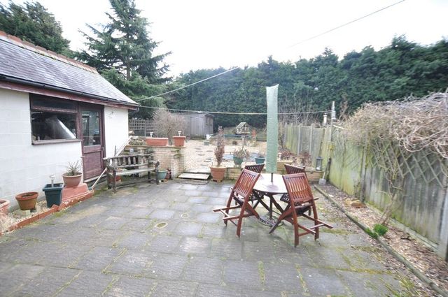  Image of 3 bedroom Detached house for sale in Kitling Greaves Lane Burton-on-Trent DE13 at Kitling Greaves Lane  Burton-On-Trent, DE13 0PA
