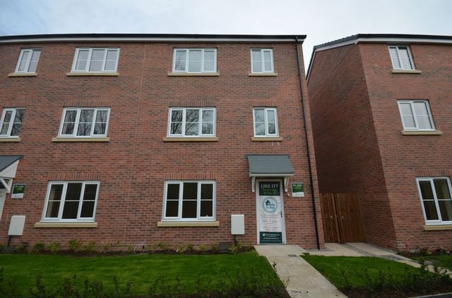  Image of 5 bedroom Detached house for sale in Laburnum Road Blackburn BB1 at Laburnum Walk  Blackburn, BB1 5PY