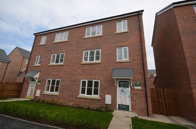  Image of 5 bedroom Detached house for sale in Laburnum Road Blackburn BB1 at Laburnum Walk  Blackburn, BB1 5PY