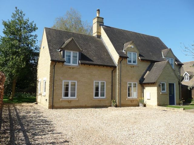  Image of 4 bedroom Detached house for sale in Latton Latton Swindon SN6 at Latton Latton, SN6 6DS