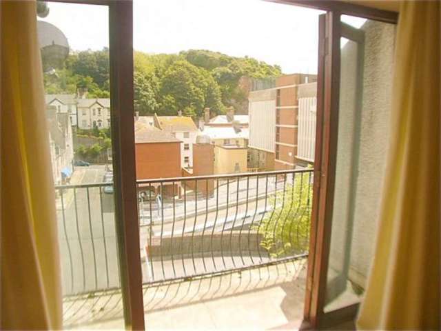  Image of 1 bedroom Apartment to rent in Castle Lane Torquay TQ1 at Castle Lane  Torquay, TQ1 3BE