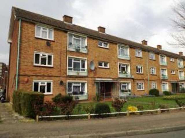  Image of 2 bedroom Flat for sale in Brading Crescent London E11 at London  Leytonstone, E11 3RR