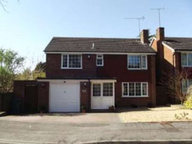  Image of 4 bedroom Detached house for sale in London Road Dunstable LU6 at Dunstable Bedfordshire Dunstable, LU6 3EX