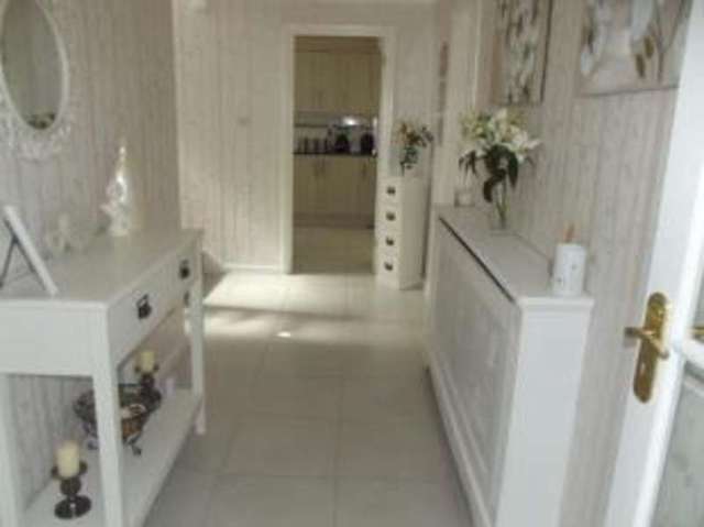  Image of 4 bedroom Detached house for sale in London Road Dunstable LU6 at Dunstable Bedfordshire Dunstable, LU6 3EX