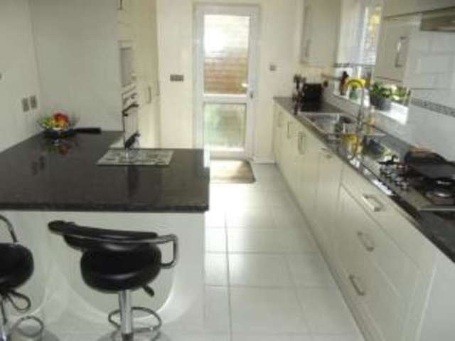  Image of 4 bedroom Detached house for sale in London Road Dunstable LU6 at Dunstable Bedfordshire Dunstable, LU6 3EX