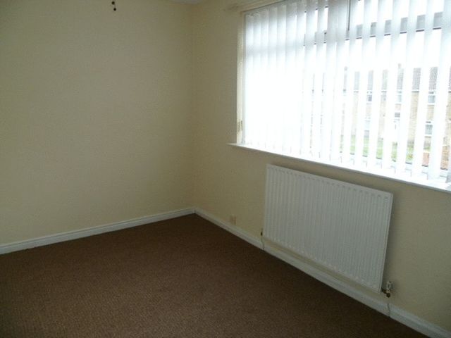 Image of 3 bedroom Flat to rent in Manor Road St. Helen Auckland Bishop Auckland DL14 at Manor Road  Bishop Auckland, DL14 9ER