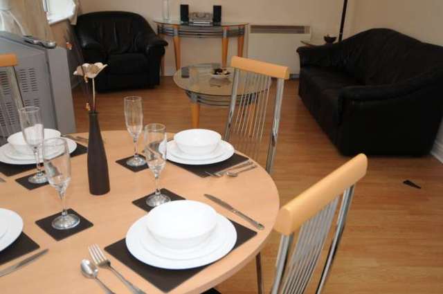 Image of 2 bedroom Apartment to rent in Chapel Road Redhill RH1 at Maple House, Chapel Road  Redhill, RH1 1LA