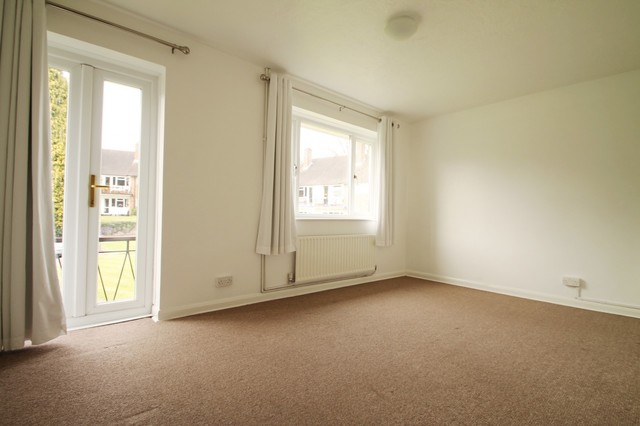  Image of 2 bedroom Maisonette to rent in Merrywood Park Reigate RH2 at Reigate, RH2 9PA