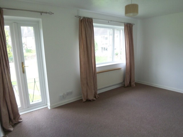  Image of 2 bedroom Maisonette to rent in Merrywood Park Reigate RH2 at Reigate, RH2 9PA