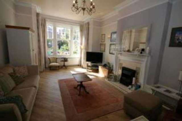  Image of 3 bedroom Flat for sale in Milnthorpe Road Eastbourne BN20 at Eastbourne East Sussex Holywell, BN20 7NS