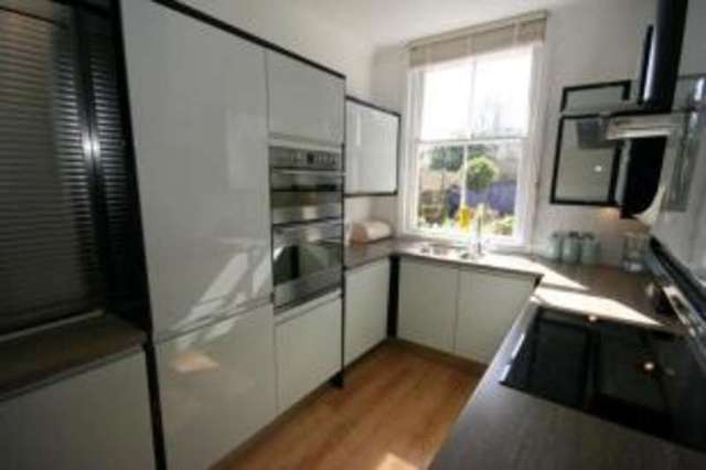  Image of 3 bedroom Flat for sale in Milnthorpe Road Eastbourne BN20 at Eastbourne East Sussex Holywell, BN20 7NS