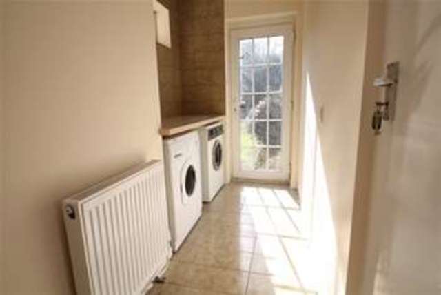  Image of 3 bedroom Detached house to rent in Mitchley Hill South Croydon CR2 at South Croydon, CR2 9HG
