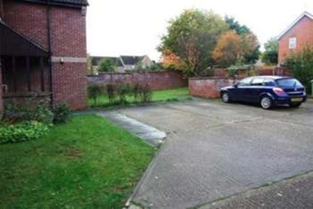  Image of 1 bedroom Flat to rent in Honeysuckle Way Bury St. Edmunds IP32 at Bury St. Edmunds, IP32 7HS