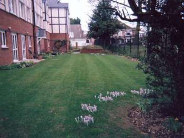  Image of 1 bedroom Retirement Property for sale in Hempstead Road Watford WD17 at 63-67 Hempstead Road Cassiobury Watford, WD17 3AF