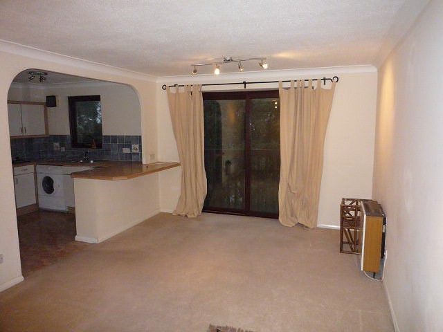  Image of 2 bedroom Flat to rent in Netley Cliff Victoria Road Netley Abbey Southampton SO31 at Victoria Road Netley Abbey Southampton, SO31 5JZ