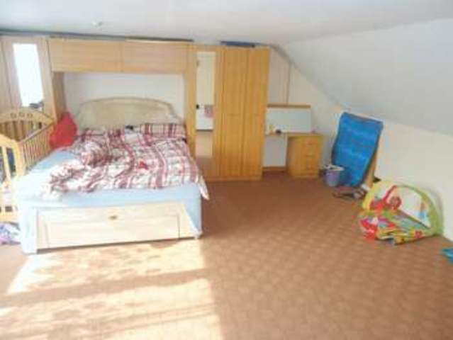  Image of 5 bedroom Semi-Detached house for sale in New Park Drive Hemel Hempstead Industrial Estate Hemel Hempstead HP2 at New Park Drive  Hemel Hempstead, HP2 4QL